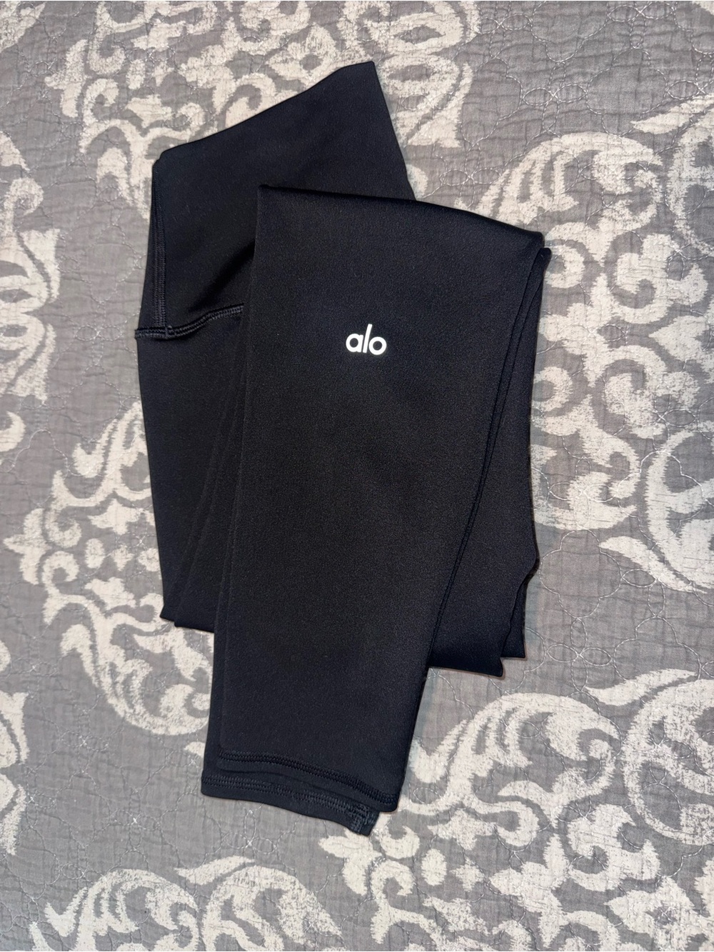 ALO Yoga women’s Black Performance Leggings